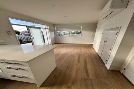 Photo of property in 1/2 Moor Avenue, Te Atatu Peninsula, Auckland, 0610