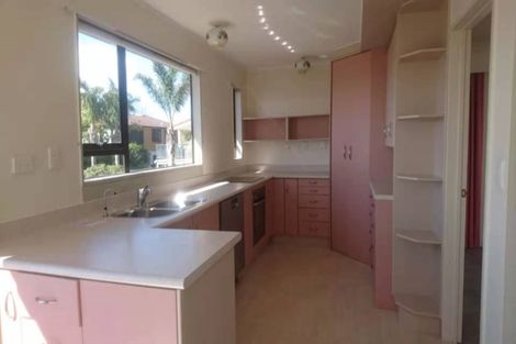 Photo of property in 15 Eclipse Place, Half Moon Bay, Auckland, 2012