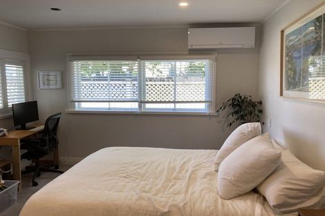 Photo of property in 20 Vincent Road, Northcote Point, Auckland, 0627
