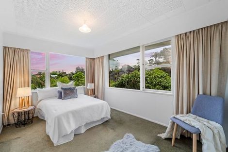 Photo of property in 30 Heathcote Road, Castor Bay, Auckland, 0620