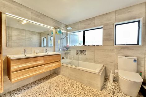 Photo of property in 49a Great South Road, Papatoetoe, Auckland, 2025