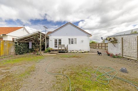 Photo of property in 17 Robert Street, Marton, 4710