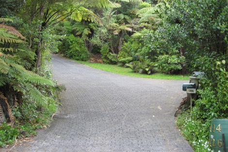 Photo of property in 424 Scenic Drive, Waiatarua, Auckland, 0612