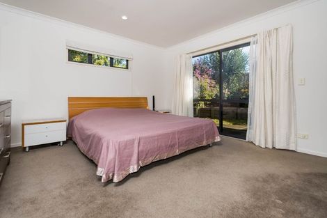 Photo of property in 10 Scarlet Oak Drive, Schnapper Rock, Auckland, 0632