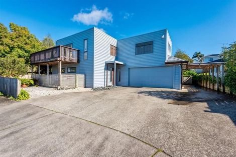 Photo of property in 20a Belleaire Court, West Harbour, Auckland, 0618