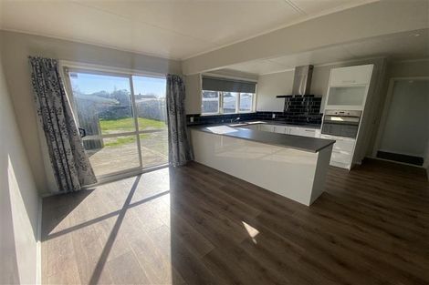 Photo of property in 6 Croall Crescent, St Andrews, Hamilton, 3200