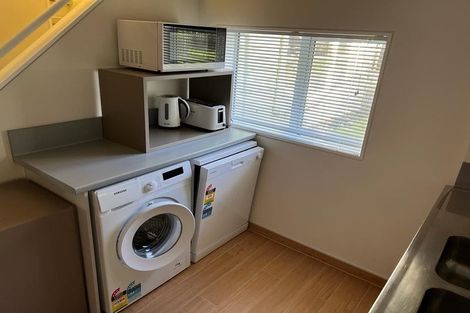 Photo of property in 11 Meadow Crescent, Te Atatu South, Auckland, 0602