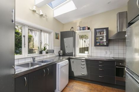 Photo of property in 90 Curtis Street, Northland, Wellington, 6012