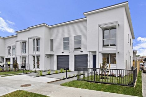 Photo of property in 2 Briddock Way, Swanson, Auckland, 0614