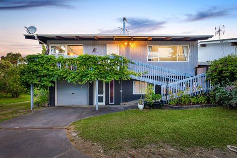 Photo of property in 2/6 Anich Road, Massey, Auckland, 0614
