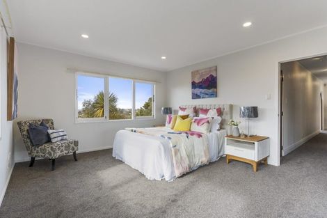 Photo of property in 35 Gretel Place, Hillcrest, Auckland, 0627