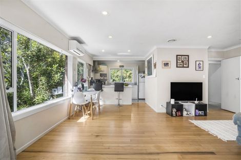 Photo of property in 29a Glenfern Road, Mellons Bay, Auckland, 2014