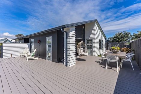 Photo of property in 45 Seagrass Place, Otaki Beach, Otaki, 5512