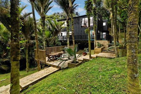 Photo of property in 5 Woontons Lane, Titirangi, Auckland, 0604