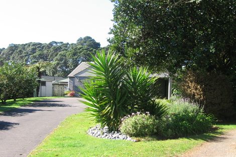 Photo of property in 129 Awarua Place, Whangamata, 3620