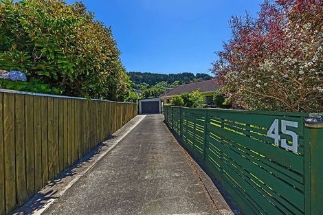 Photo of property in 45 Beauchamp Street, Tawa, Wellington, 5028