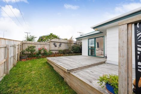 Photo of property in 23 Lydia Place, Kelvin Grove, Palmerston North, 4414