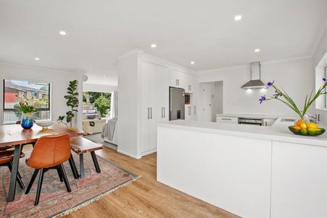 Photo of property in 60 Karina Road, Merrilands, New Plymouth, 4312