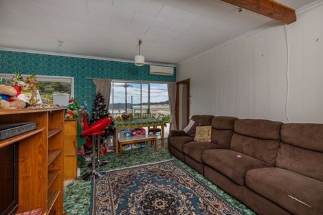 Photo of property in 35 Te Maika Road, Ngunguru, Whangarei, 0173