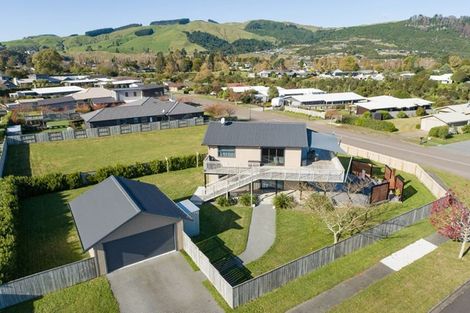 Photo of property in 136 Lisland Drive, Kinloch, Taupo, 3377