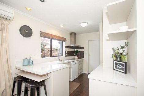 Photo of property in 16 Sawtell Place, Northcote, Christchurch, 8052