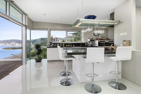 Photo of property in 15 Sovereign Point, Kaiwharawhara, Wellington, 6035