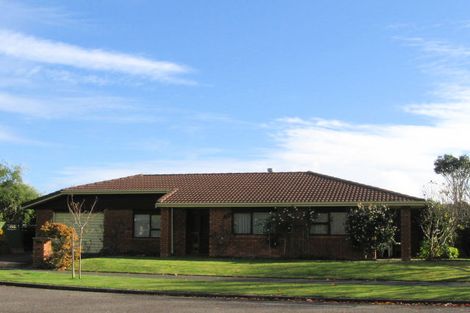 Photo of property in 4 Papawai Grove, Waikanae, 5036