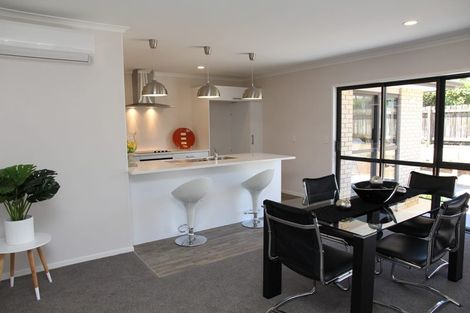 Photo of property in 5 Market Lane, Westown, New Plymouth, 4310