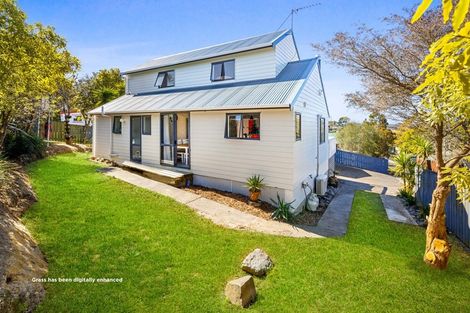 Photo of property in 5 Lorena Place, West Harbour, Auckland, 0618