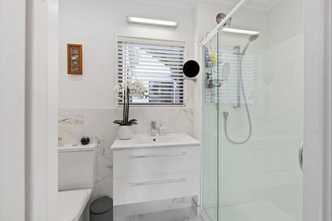 Photo of property in 38 Glenelg Road, Red Beach, 0932