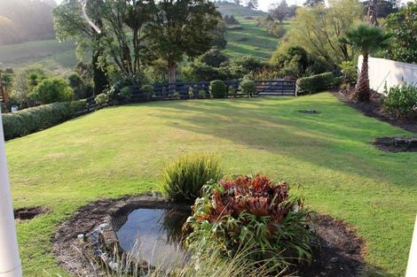 Photo of property in 9 Whaka Street, Maungaturoto, 0520