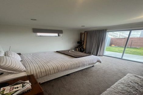 Photo of property in 33 Shrule Place, Huntington, Hamilton, 3210