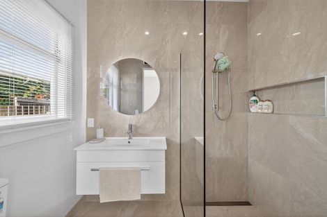 Photo of property in 13 Kowhai Terrace, Saint Martins, Christchurch, 8022