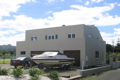 Photo of property in 4 Wilson Road, Waihi Beach, 3611