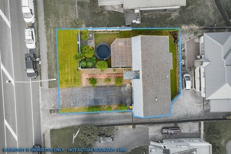 Photo of property in 85 Hobsonville Road, West Harbour, Auckland, 0618