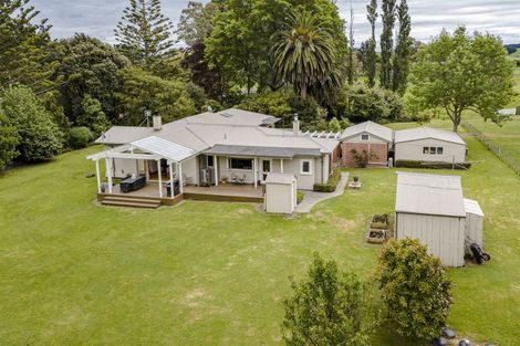 Photo of property in 1387 Colyton Road, Ashhurst, Palmerston North, 4470