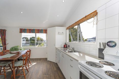 Photo of property in 20 Hardy Place, Cooks Beach, Whitianga, 3591