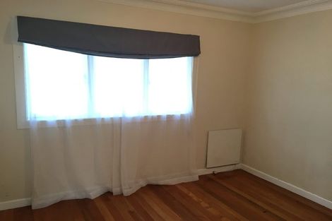 Photo of property in 17 Tauhinu Road, Greenhithe, Auckland, 0632