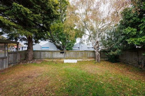 Photo of property in 5 Pahiatua Street, Hokowhitu, Palmerston North, 4410