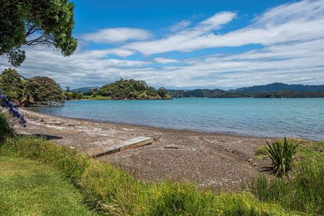 Photo of property in 950 Whangaruru Road North, Whangaruru, Russell, 0184