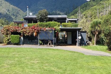 Photo of property in 102 Boons Valley Road, Waikawa, Picton, 7220