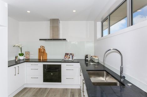 Photo of property in 11 Waikohi Avenue, Glenbrook, Waiuku, 2681