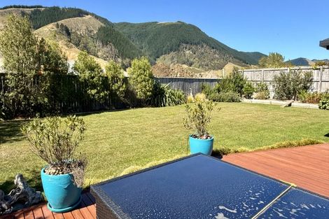 Photo of property in 3 Huntaway Close, Stoke, Nelson, 7011