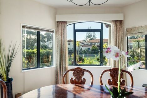 Photo of property in 22/8 Tobago Place, Sunnynook, Auckland, 0620