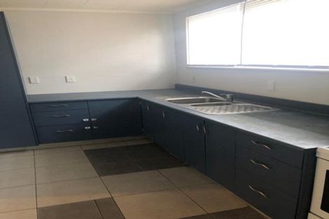 Photo of property in 16 Tironui Station Road East, Papakura, 2112