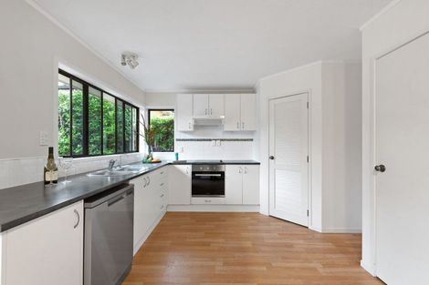 Photo of property in 31 Cromdale Avenue, Highland Park, Auckland, 2010