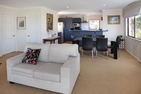 Photo of property in 12 Channel View Road, Clarks Beach, Pukekohe, 2679