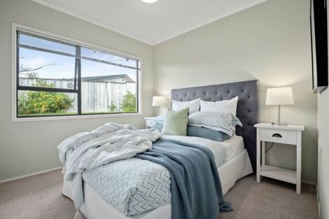 Photo of property in 14 Fielding Crescent, Farm Cove, Auckland, 2012