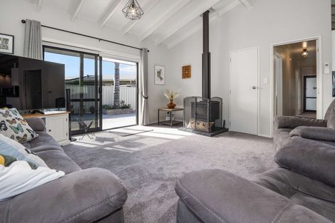 Photo of property in 2/832 Cook Place, Raureka, Hastings, 4120