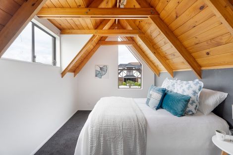 Photo of property in 43 Lakewood Avenue, Churton Park, Wellington, 6037